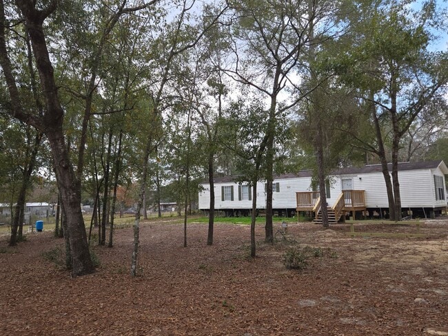 Building Photo - 2/2 Half Acre Mobile Home in Keystone Heights