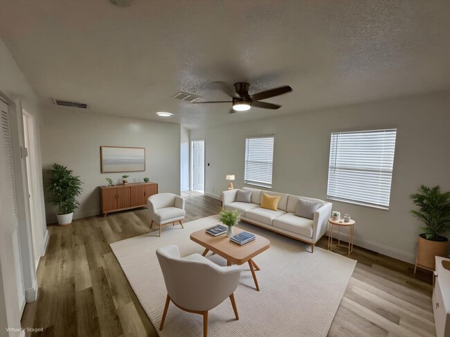 Photo - 5296 Stacy St