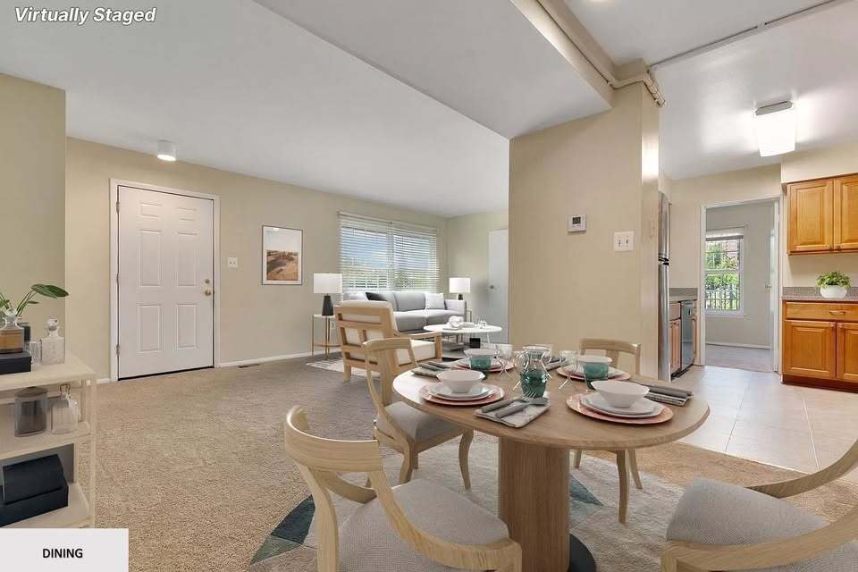 Photo - 74 N Whitney St