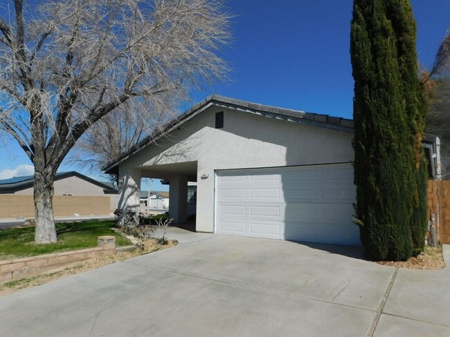 Photo - Gorgeous 3 Bed 2 Bath House in a Great Neighborhood