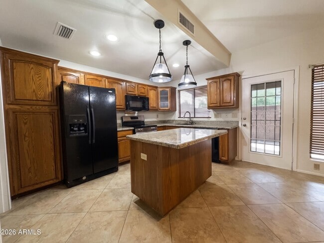 Photo - 170 E Guadalupe Rd