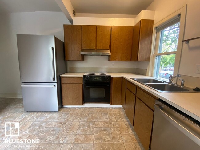 Photo - 121 NW 8th St