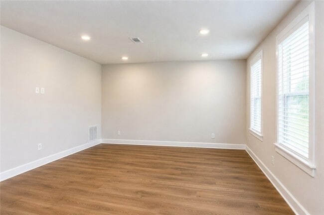 Photo - 107 Breckenridge Ct