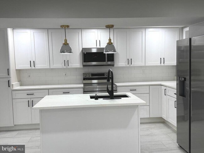 Photo - 1319 C St NE Unit B