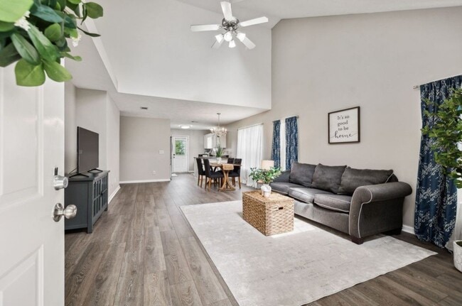 Photo - 694 Holland Ridge Dr