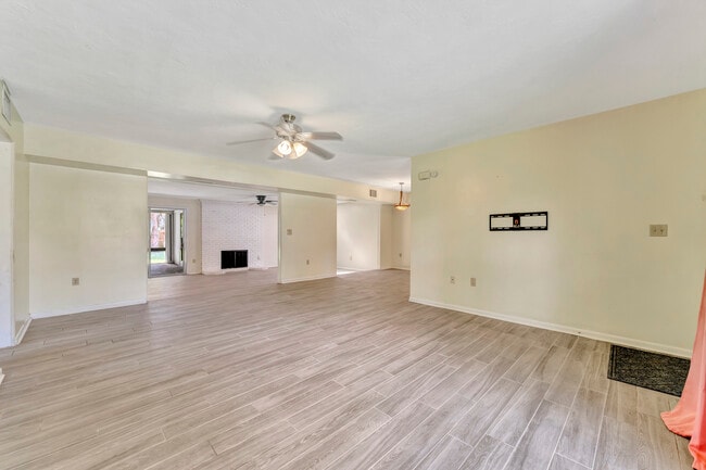 Living Room 1 - 935 Tarpon Ave Unit 1