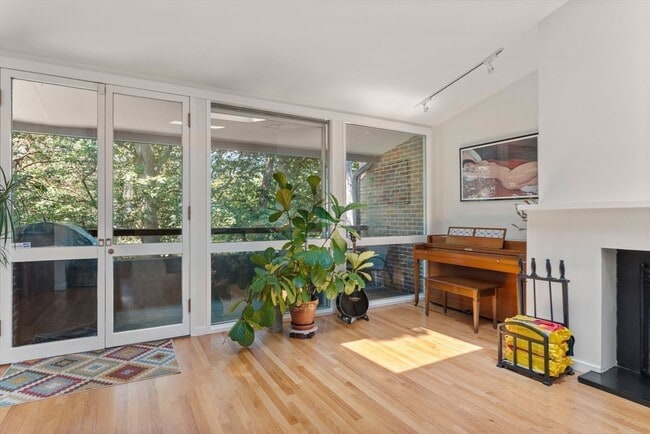241 Perkins St