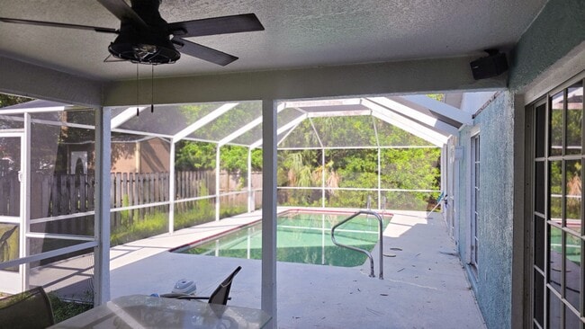 Photo - Pool Home in Vero Lake Estates 3/3 with Bonus Room