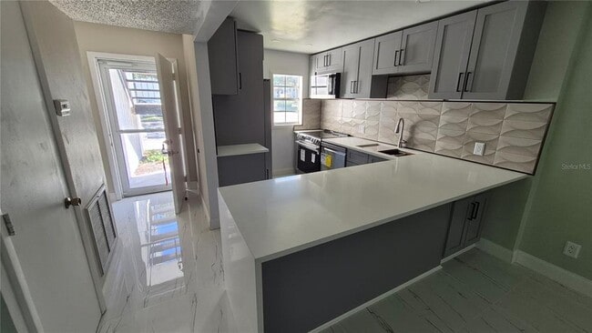Photo - 3815 N Oak Dr Unidad G11