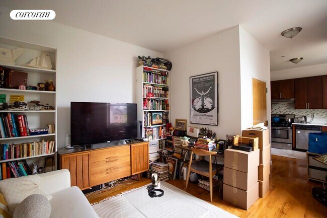 Photo - 194 Vernon Ave