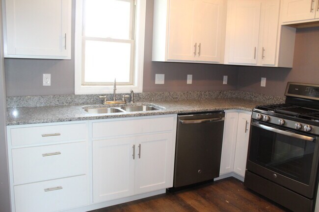 Photo - 659 Price St Unidad 659 price street