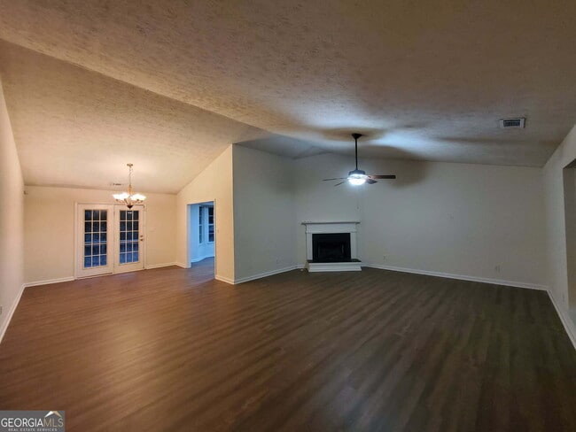Photo - 217 Sweetgum Ln