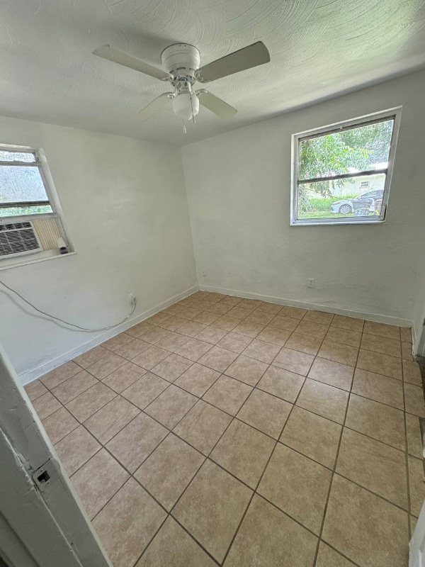 Photo - 3627 Ave S NW