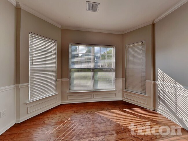 Photo - 1711 Crabapple Tree Ln