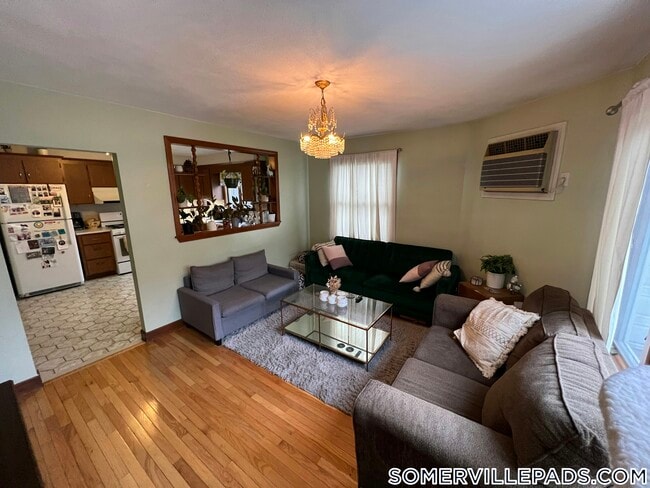 Photo - 213R Holland St.