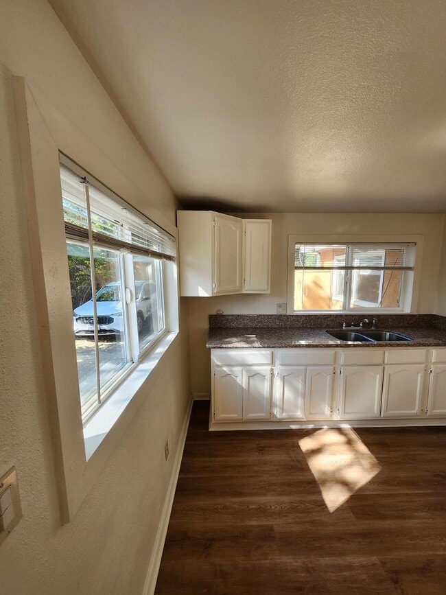 Photo - 1977 N F St Unit Back