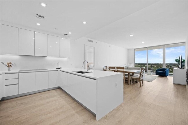 Photo - 220 Lake Shore Dr Unidad 1513