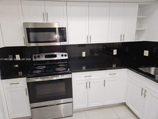 Photo - 1706 Belmont Ln Unit 1706