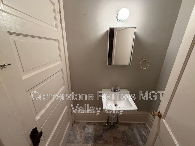 Photo - 139 6th St NW