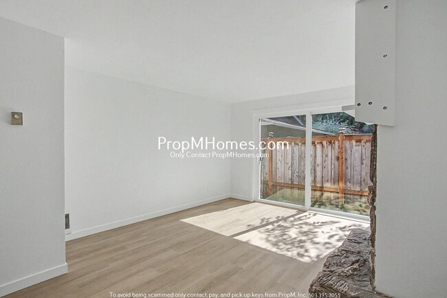 Photo - Updated Two Bedroom Duplex in Sellwood - Garage Included!