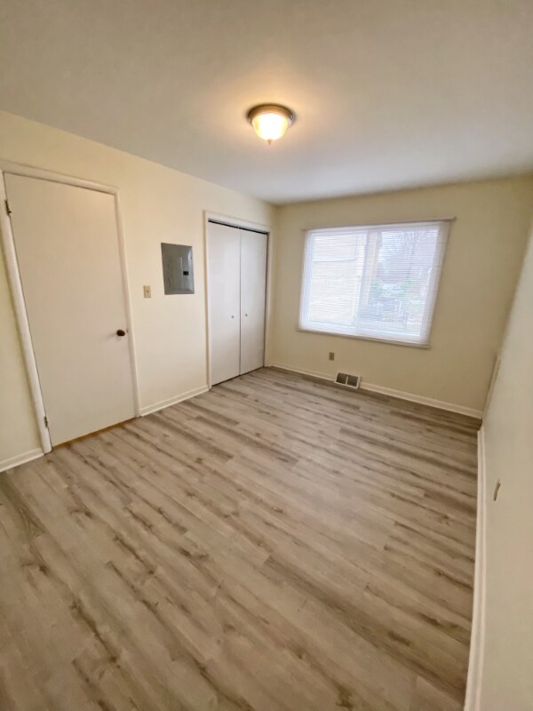 209 Kenridge Rd Apartment Akron, OH