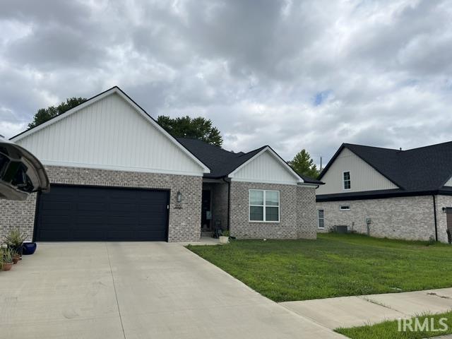 Building Photo - 3557 Sand Dr