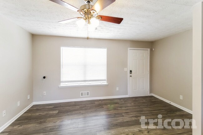 Photo - 141 Hemlock Cir