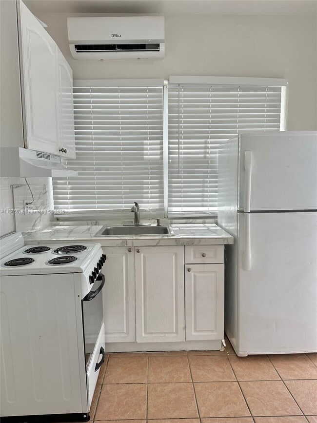 Building Photo - 12906 NE 6th Ave Unit 1 Rental