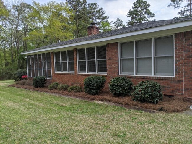 429 Longtown Rd W