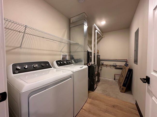 Photo - 1661-1663 Amy Street Unit 1663