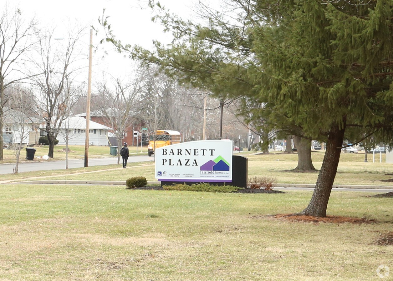 Photo - Barnett Plaza