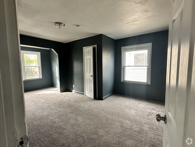 Building Photo - 14011 Roselawn St Rental