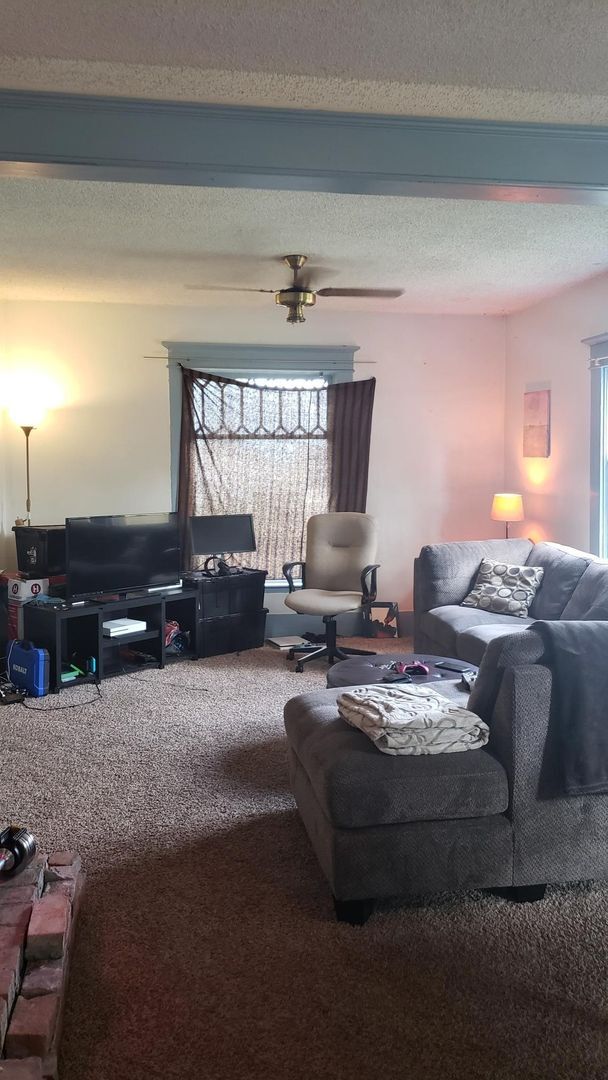 Photo - PRELEASING: 6 bed/2 bath House close to WWU and Downtown!