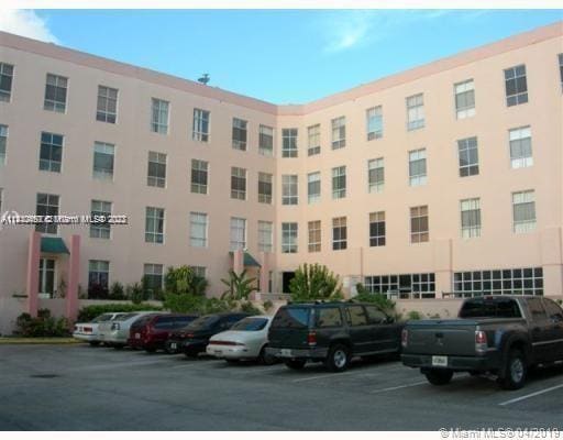 Photo - 7420 W 20th Ave Unidad 149