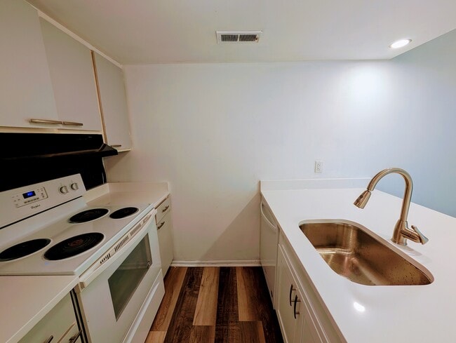 Photo - 1085 Merrimar Cir N Unit F