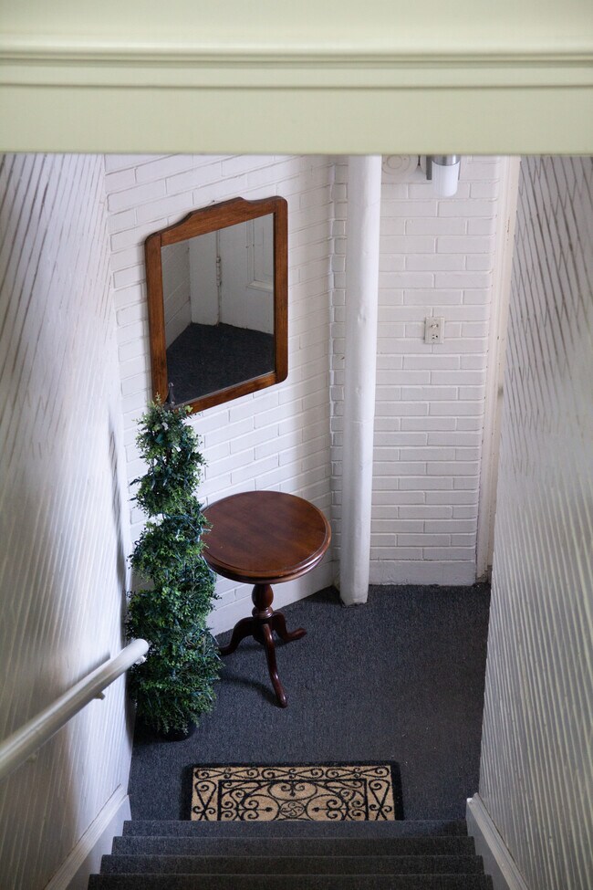 Photo - 61 Oakland Plz Unit B