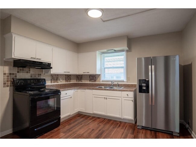 Photo - 608 7th Ave S