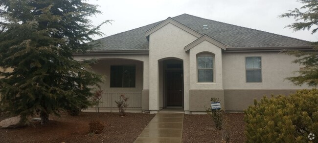 Building Photo - Cute Home Located In The Stoneridge Golf C...