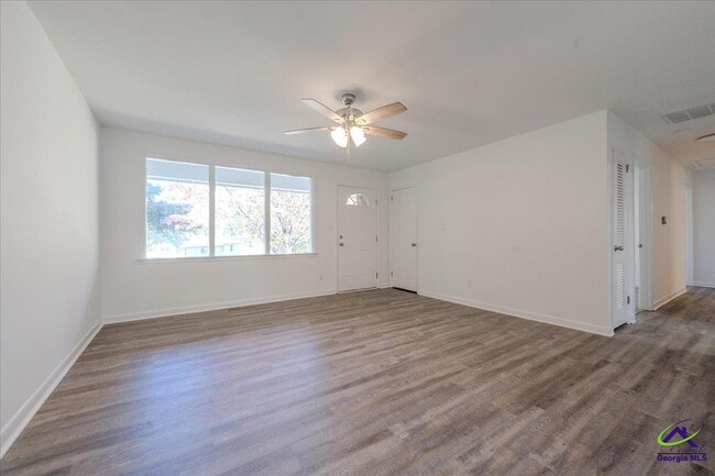 Photo - 100 Belmont Dr