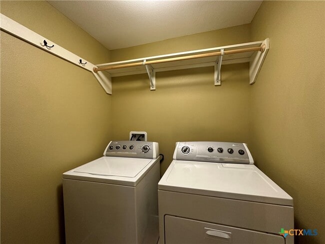 Photo - 818 W Hopkins St