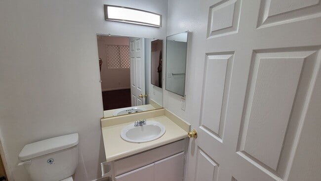 Photo - 5245 Riverton Ave Unidad 207
