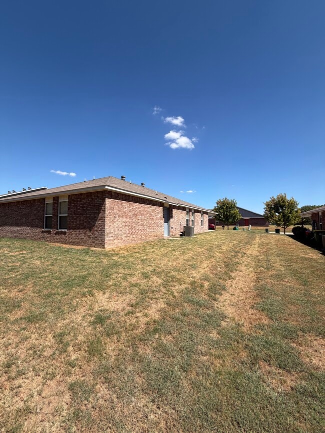 229 N Broadway Dr
