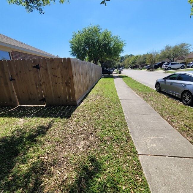 Photo - 2402 Montana Blue Dr