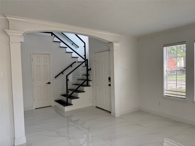Photo - 17526 Coventry Oaks Dr House