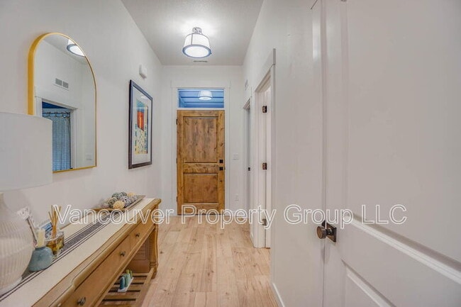 Photo - 737 SE 38th St