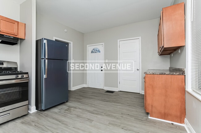 Photo - 671 Franklin St