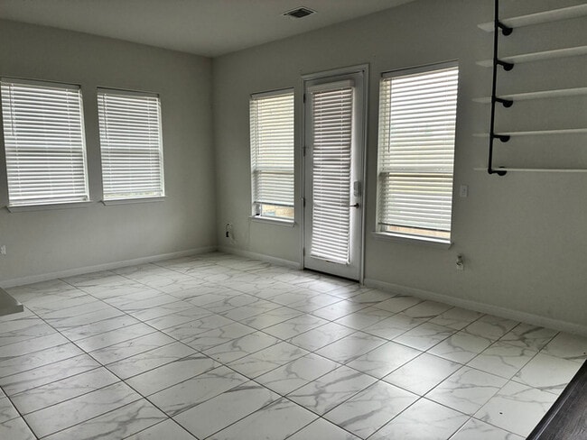 Photo - Elegant 6 BR 5 BA Home with Modern Amenities