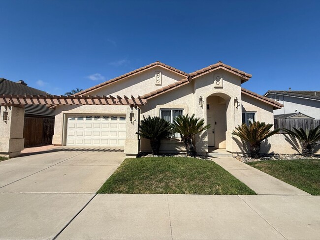 Building Photo - Spacious Single Story 4 Bedroom, 2 Bathroo... Rental