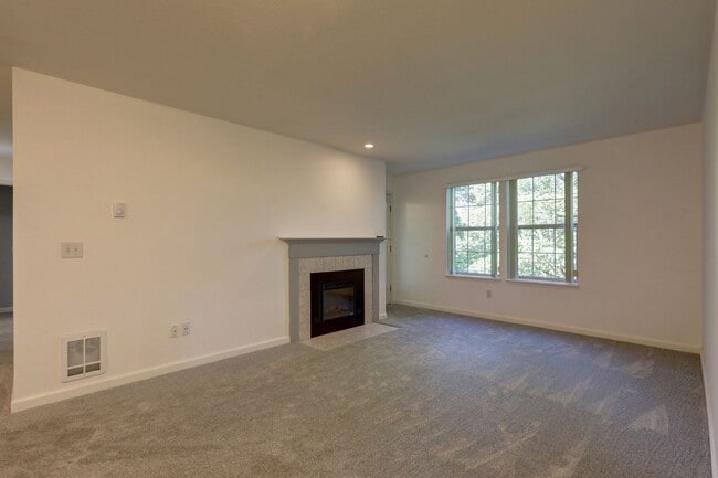 Photo - Charming Updated 2 Bedroom 2 Bathroom Bellevue Condo