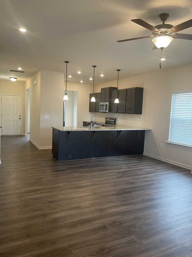 Photo - 205 Timberline Oak Dr